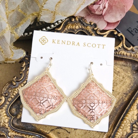 KENDRA SCOTT • Kirsten Filigree Logo Drop Earrings - Picture 3 of 3